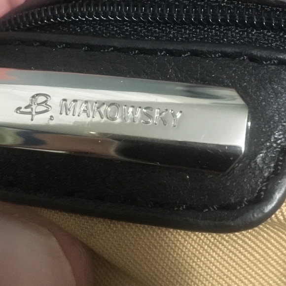 Black and silver purse - Picture 4 of 11